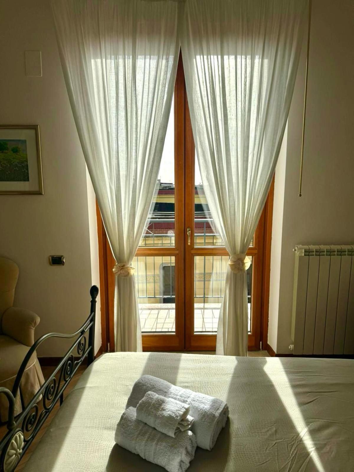 A Casa Di Don Peppino Salerno Exterior foto